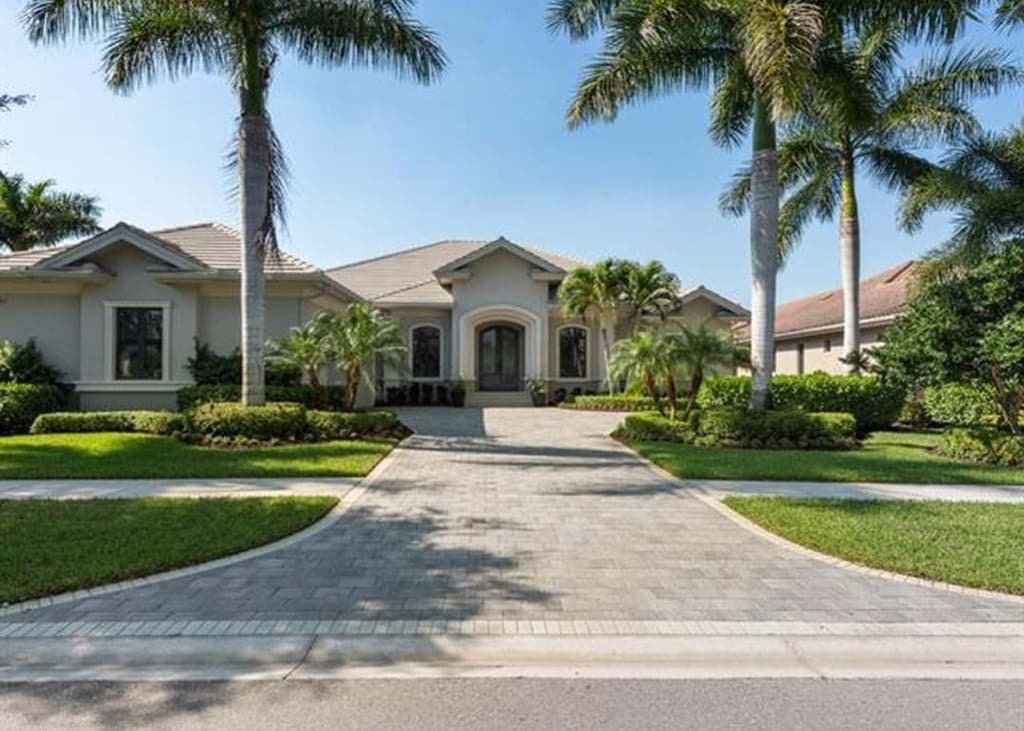 11943 Hedgestone Ct, Naples