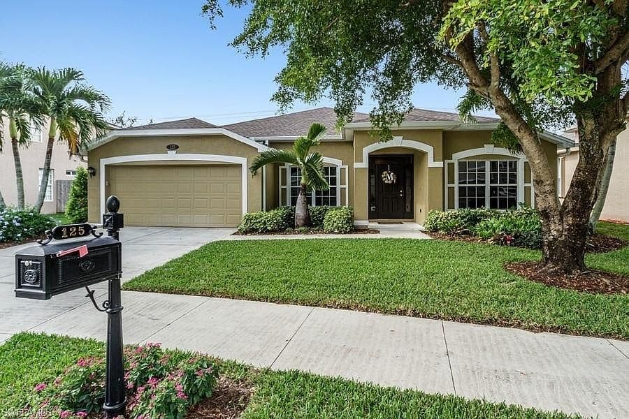 125 Burnt Pine Dr, Naples