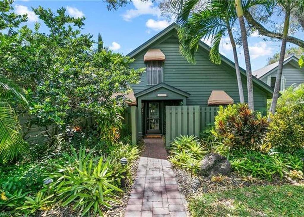 1325 Solana Rd #K3, Naples