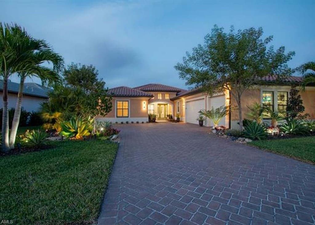 2143 Antigua Ln, Naples