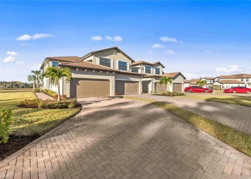 2351 Montserrat Ln #101, Naples