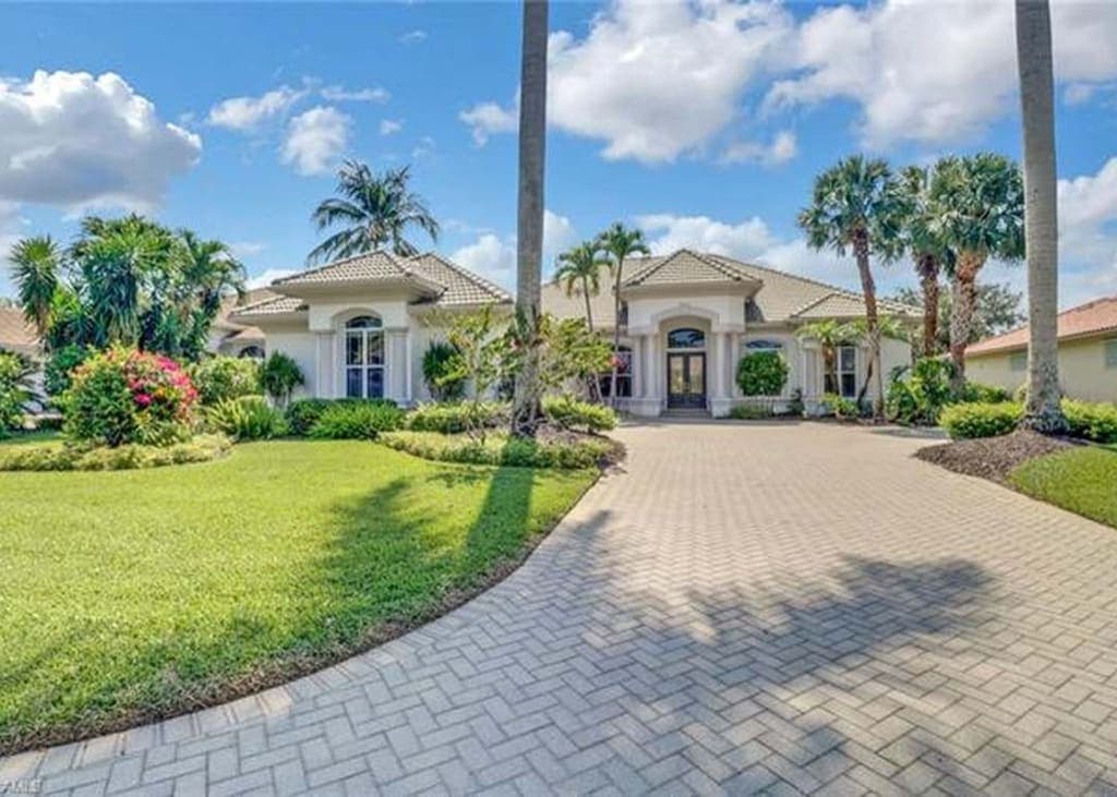 2738 Olde Cypress Dr, Naples