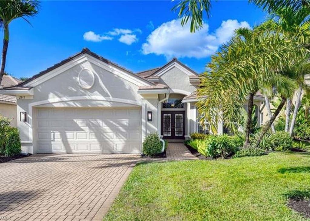 2917 Lone Pine Ln, Naples
