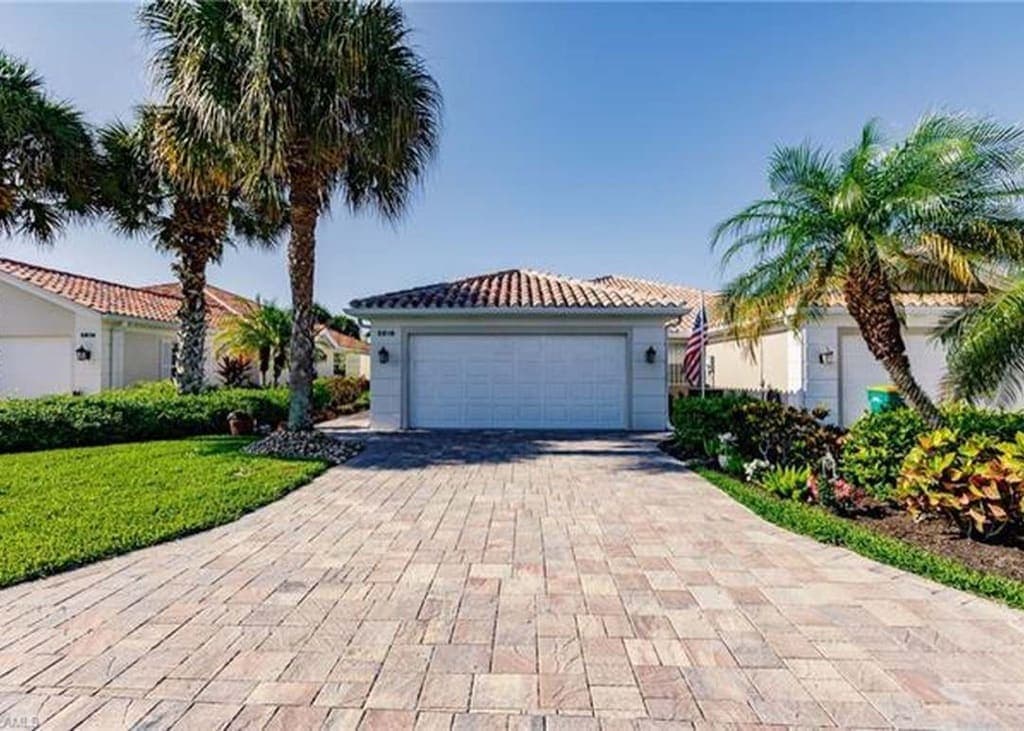 5018 Ventura Ct, Naples