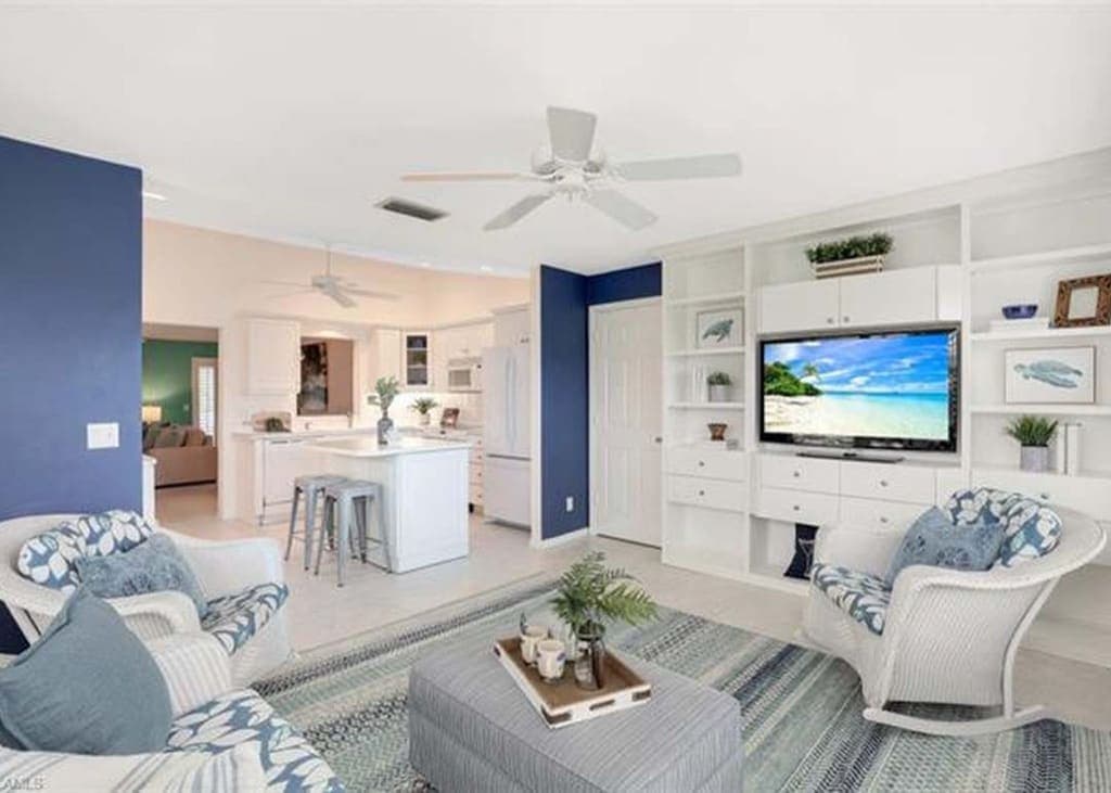 725 Neapolitan Way, Naples