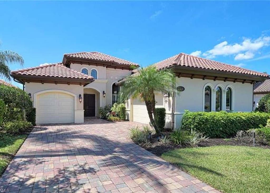 7304 Lantana Cir, Naples