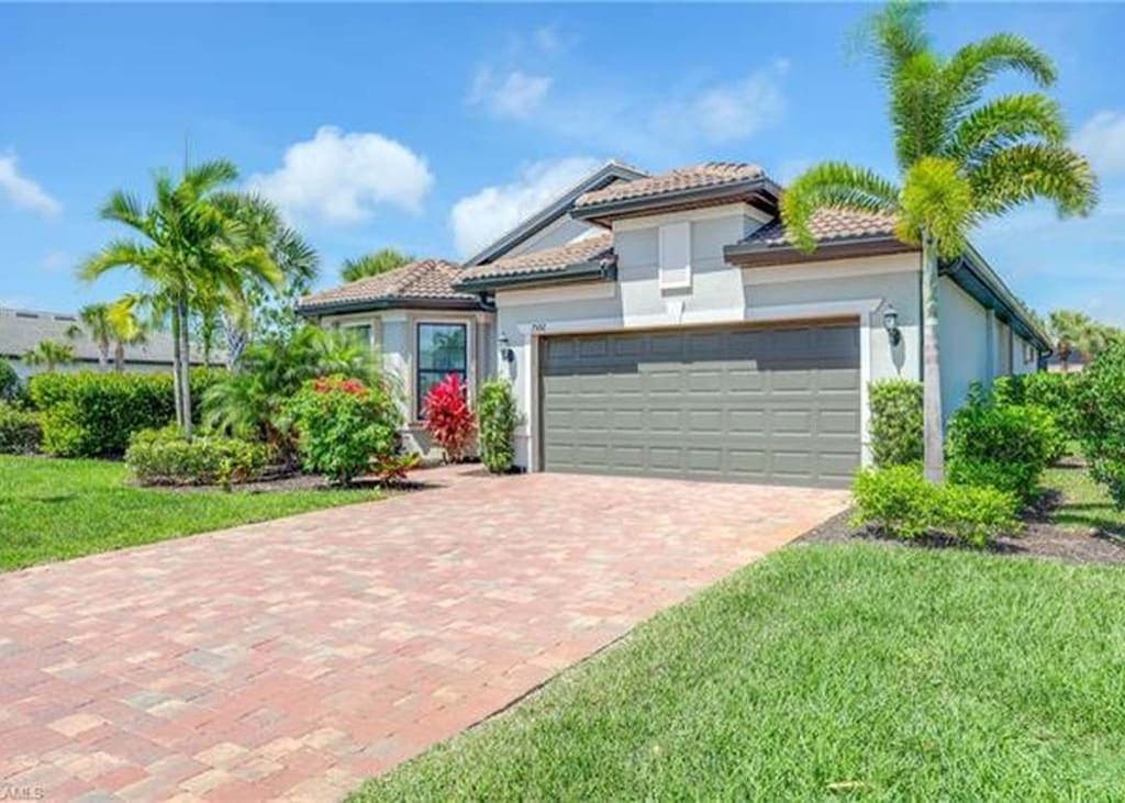 7592 Winding Cypress Dr, Naples