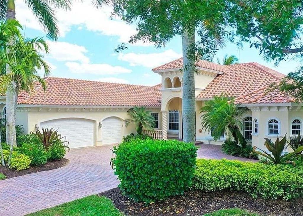 7829 Classics Dr, Naples