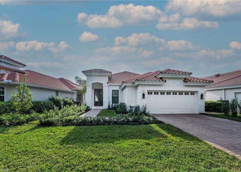 981 Tierra Lago Way, Naples