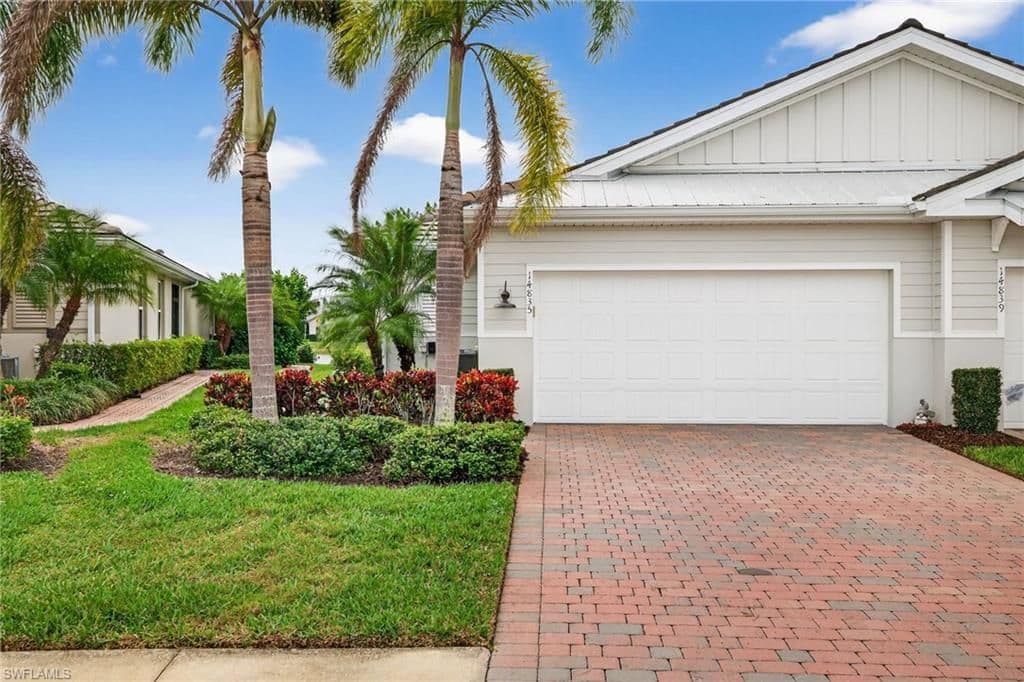 14835 Edgewater Cir, Naples