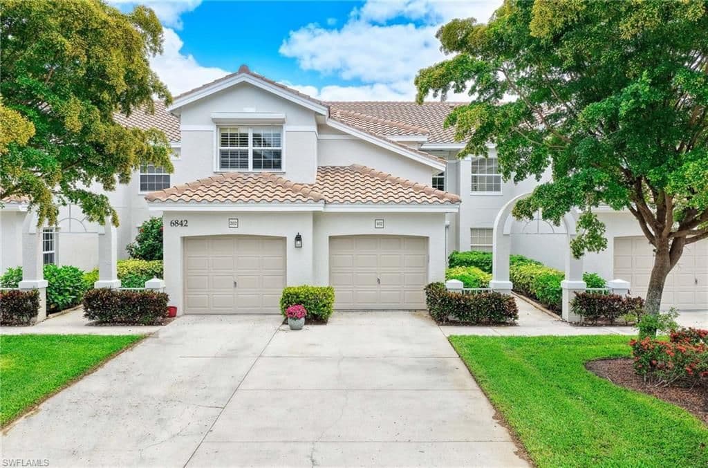 6842 Lantana Bridge Rd #102, Naples