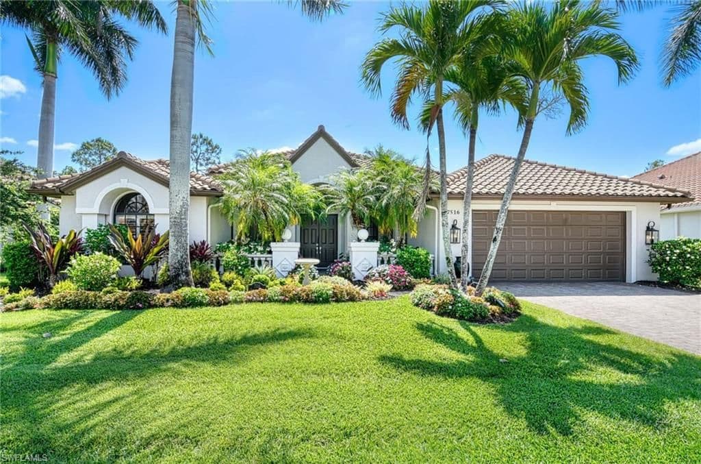 7516 Treeline Dr, Naples