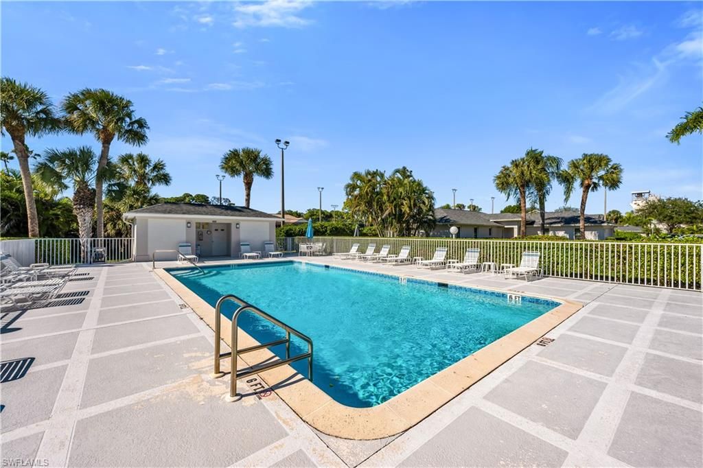1320 Charleston Square Dr #201 - Photo 5